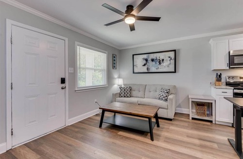 Peach Orchard Apartment | Pines at 5 Corporate Furnished Rentals Suite 211