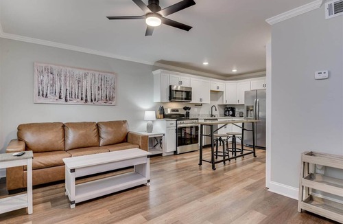Peach Orchard Apartment | Pines at 5 Corporate Furnished Rentals Suite 112