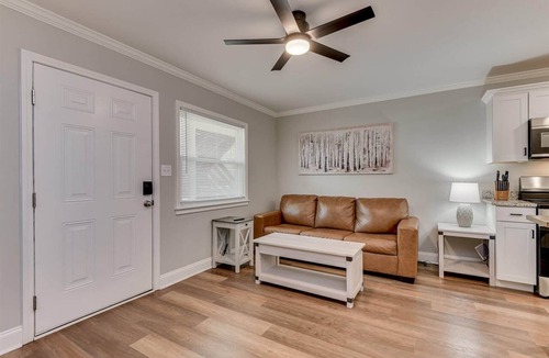 Peach Orchard Apartment | Pines at 5 Corporate Furnished Rentals Suite 113