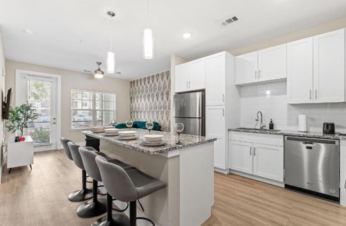 Southeast Orlando Apartment | Pinnacle Apartments W Amenties by Heavenly Homes
