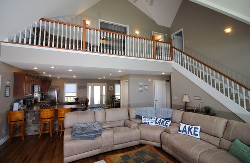 Hidden Springs House | Pinnacle Views. Nearby golf, winery bar & grills. Sleeps 12