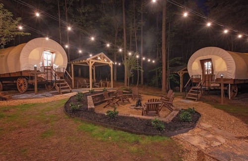 Benton House | Pioneer luxury glamping wagon by the Ocoee