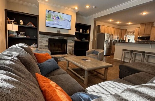Transylvania County Apartment | Pisgah Retreat w/Hot Tub & Private River Access
