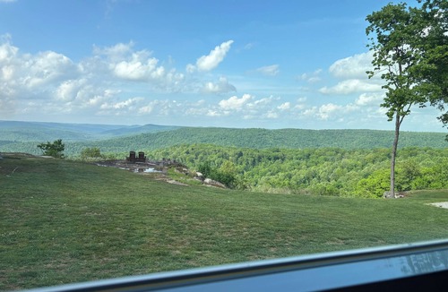 Sparta Cabin | Plateau Retreat - Stunning Mountain View - Pet Friendly - WiFi