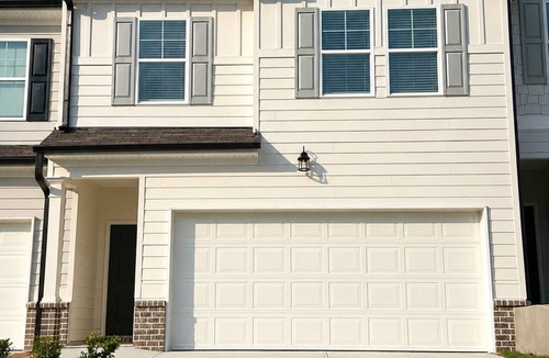 Cliftondale House | Pleasant 3-bedroom townhome in Southwest Atlanta
