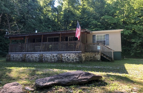 Newcomb House | Plum Crazy Appalachian Resort on ATV trail by Waterfalls, 17mi to Norris Lake.