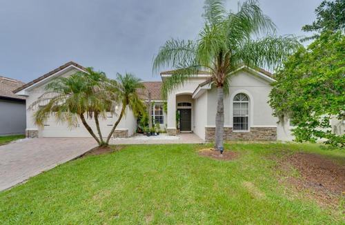 Kissimmee House | Pond Access & Grill! Group Escape, 19 Mi to WDW