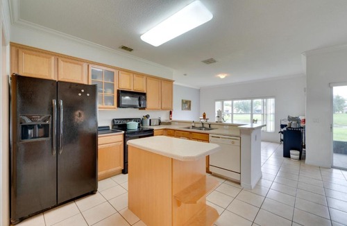 Kissimmee House | Pond Access & Grill! Group Escape, 19 Mi to WDW