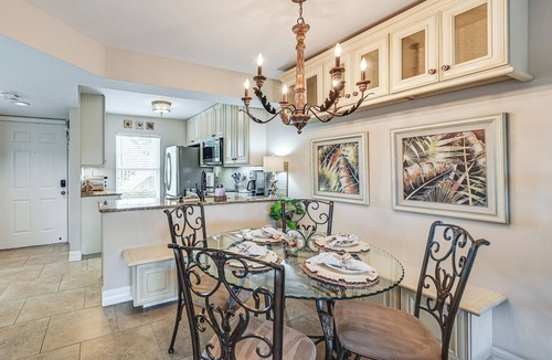 Hammock Bay Condo | Pool Access! Retreat 6 Mi to Marco Island Beach
