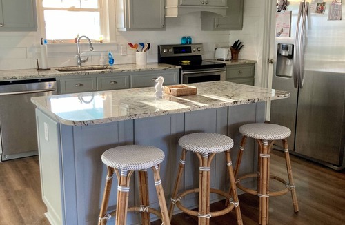 Emerald Isle House | Pool and private 1 bedroom private apartment included on ground floor