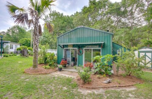 Saint Matthews Apartment | Pool & Fire Pit! 'Outlaw Gameroom' in St Matthews