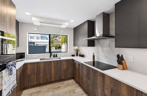 Birch Park Finger Streets House | Pool + Hot Tub | 5 Min Walk to Beach | Birch Park | Soleil Modern