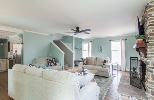 Anderson House | Pool + Hot Tub Oasis and Coastal Vibes Near AU