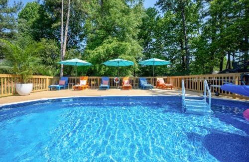 Charlotte House | Pool Oasis with Hot Tub, Pickleball Court and Games near Uptown