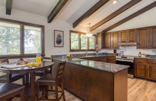New Market House | Pool + Sauna + game Room | Cherokee Lake + Knoxville | Amber Lodge