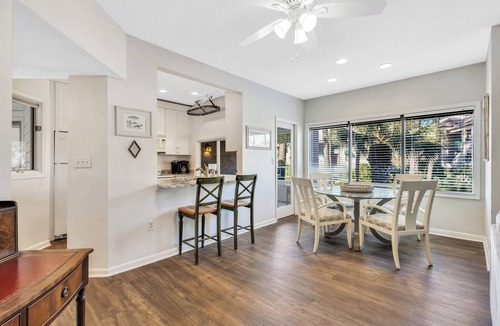 Shelter Cove Condo | Pool View, Pet Friendly, Shelter Cove - Near Beach