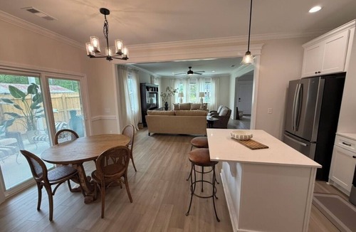 Pooler House | Pooler Parkway Retreat - 5BR/4BA Modern Home Near Savannah