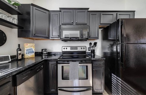 Pooler House | Pooler - Tupelo Honey - TWO Houses - Sleeps 16