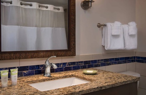 Marco Island Resort | Poolside - 3 Bedroom - Marriott's Crystal Shores - Full Resort Access