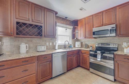 Newport News House | Poolside Paradise 4-bedroom in Hampton w/WiFi, fireplace; 7 mi to Langley AFB