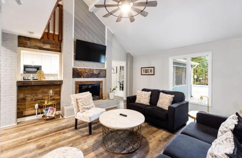 Charlotte House | Poolside Paradise in the Heart of Charlotte