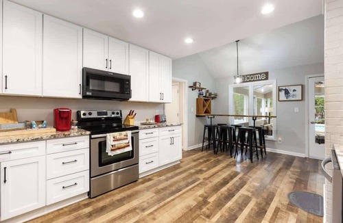 Charlotte House | Poolside Paradise in the Heart of Charlotte