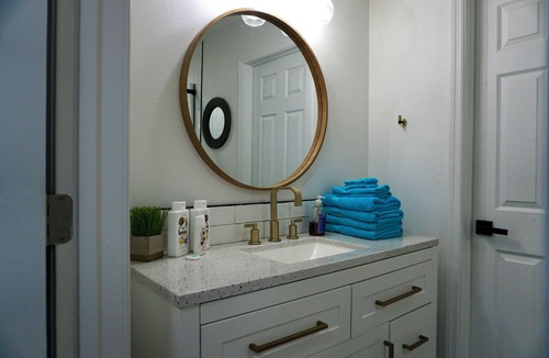 Sanford House | Poolside Suite with Heated Hot Tub · Boombah & SFB Airport
