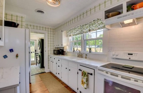 Aiken House | Poplar Cottage, near Bruce’s field, Horse District .