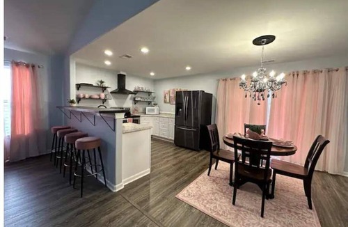 Port Wentworth House | Pretty in Pink- Port wentworth