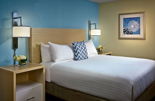 Gunter Afs Hotel | Prime Location! 2 Convenient Units, Pet-friendly, w/Onsite Pool, Free Parking