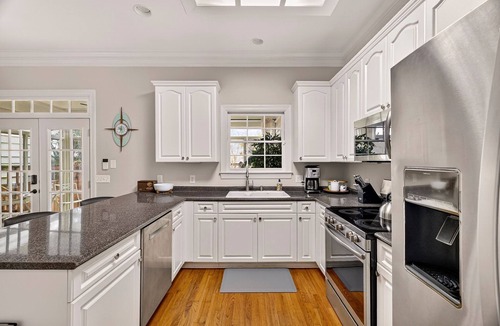 Beach Institute House | Prime Location w/Private Parking + Large Courtyard by Lucky Savannah