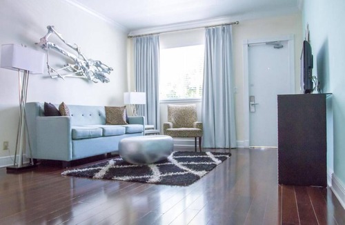 City Center Hotel | Prime South Beach Stay | Kitchen & Pool | Near Lincoln Rd, Ocean Drive | 2 Units