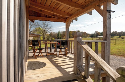 Smithville Cabin | Private 4 Cabin Retreat Sleeps 8 Near Waterfalls