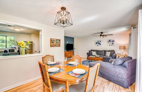 Salem House | Private Balcony: Lake Keowee Home w/Pool Access