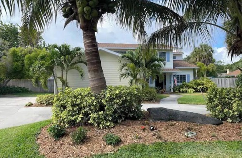 The Dunes House | ~ Private Beach Access! ~ East A1A ~ Sun, Sea, Pool, Relax!