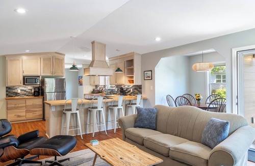 Emerald Isle House | Private Beach Retreat - Outdoor Living, Dog Friendly Yard, Hot Tub, Game Room