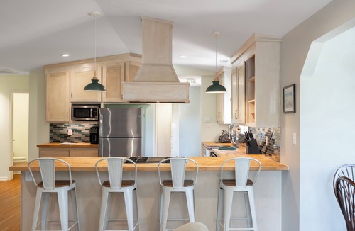 Emerald Isle House | Private Beach Retreat - Outdoor Living, Dog Friendly Yard, Hot Tub, Game Room