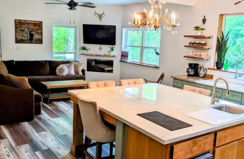 Covington House | Private Beach, secluded!