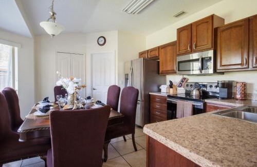 Deltona Lakes House | Private Centrally located Cozy relaxing Getaway!