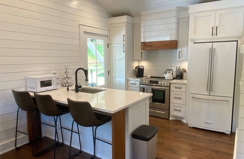 Thompson's Station Cottage | Private Cottage on 1 Acre, Hot Tub, Fire Pit, King Suite