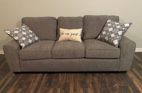 Comfort Cottage | Private Cottage One Block From The Trent River!