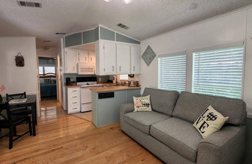 River Ranch Cottage | Private Cozy Cottage w/ Porch and Backyard Firepit! 108