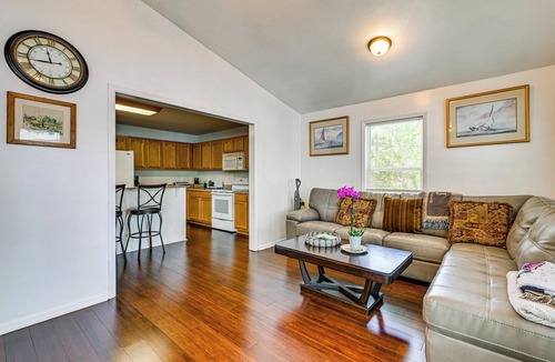Southmont House | Private Dock! High Rock Lake Getaway in Lexington