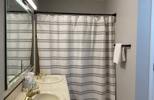 Roswell Other | Private guest suite with private garage