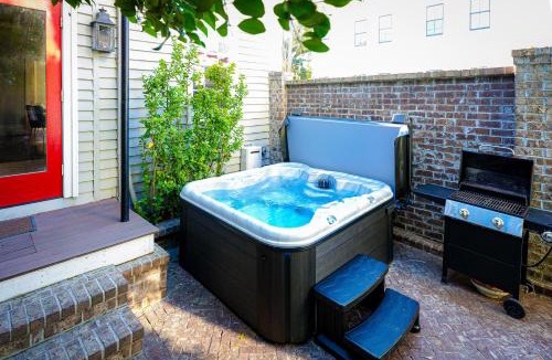 Savannah Victorian District House | Private Hot Tub: Historic Savannah Home