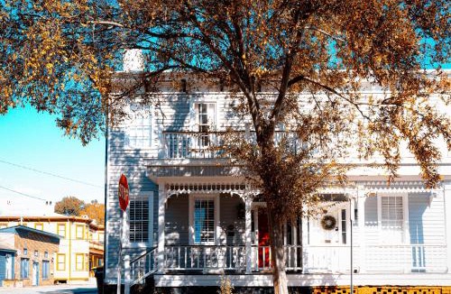 Savannah Victorian District House | Private Hot Tub: Historic Savannah Home