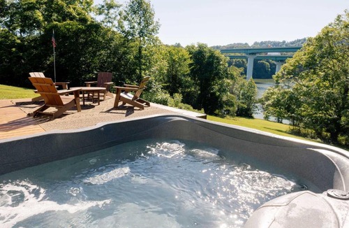 Colonial Heights House | Private Lakefront Peninsula Retreat with Hot Tub