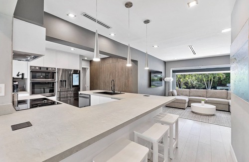 Downtown Fort Lauderdale House | Private Luxury SE Fort Lauderdale Peninsula with Large, Heated Pool and Dock