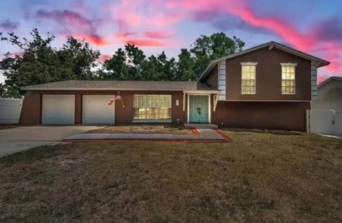 Brandon House | Private Oasis in Brandon Private Entrance & Free Parking