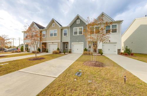 Smithfield House | Private Patio! Sleek & Stylish Smithfield Townhome